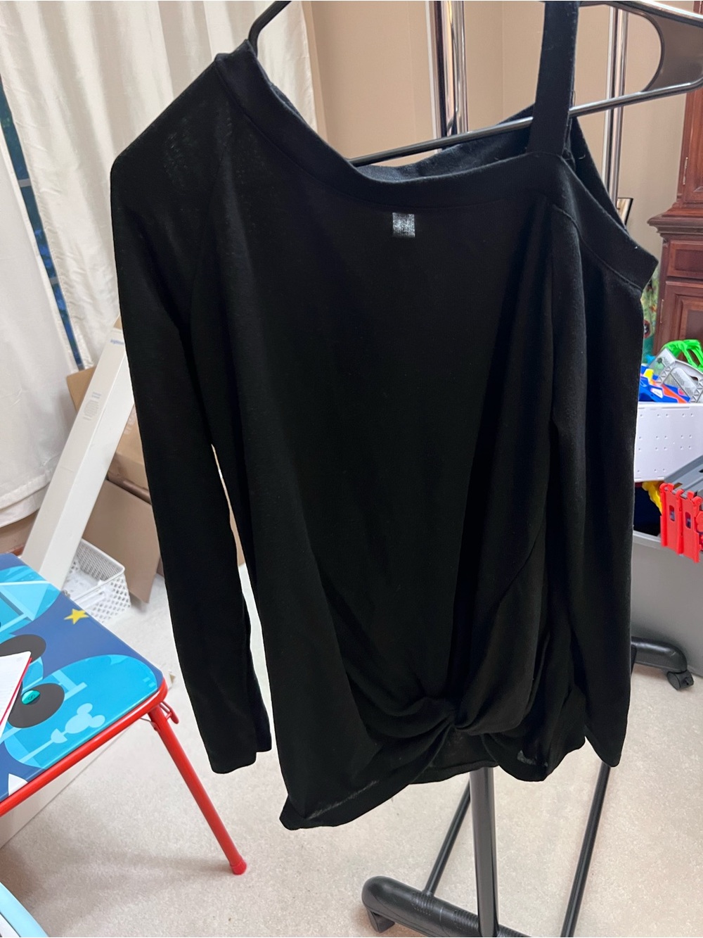 Leo Rosi Black Cold-Shoulder Twist-Knot Top